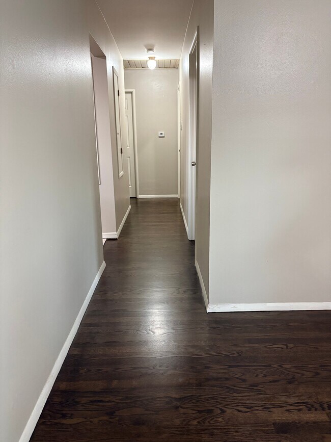 Building Photo - 10415 Antrim Dr