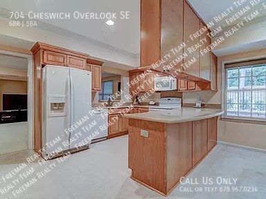 Building Photo - 704 Cheswich Overlook SE