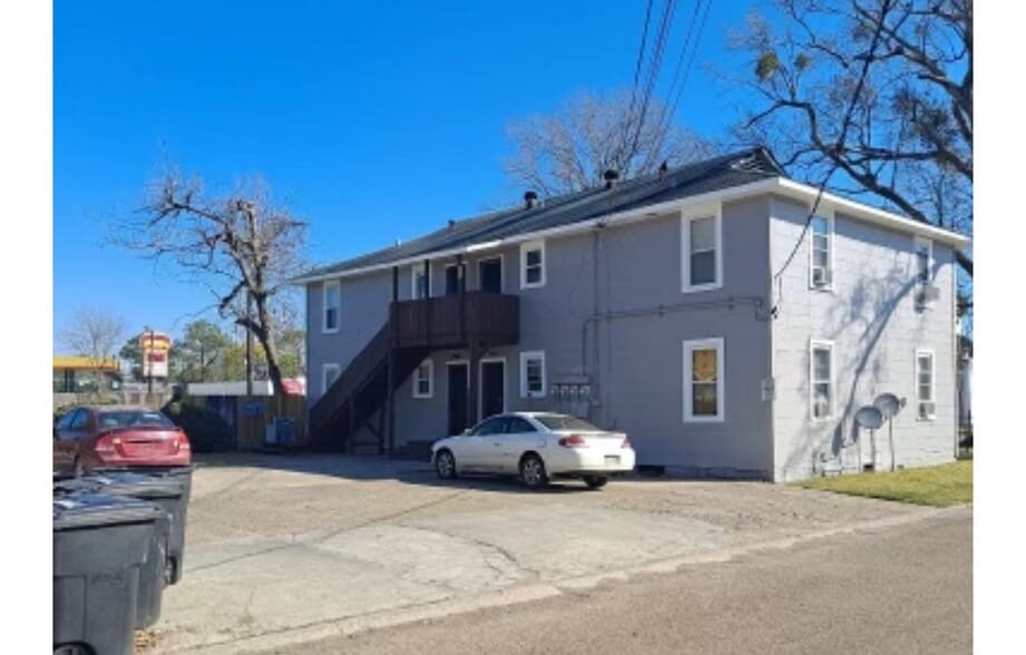 Rear of BLG - 3076 Nicholson Dr