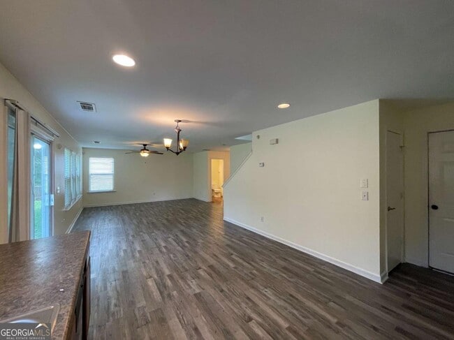 Building Photo - 5553 Sable Way