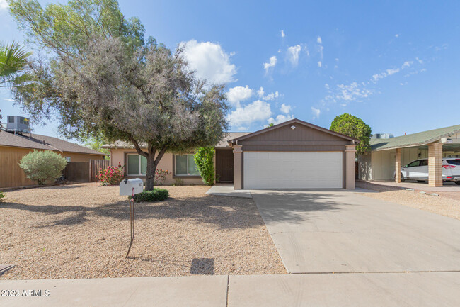 Primary Photo - 2439 E Dahlia Dr