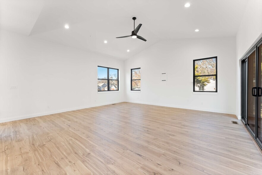 Building Photo - 6515 Nashville Ave