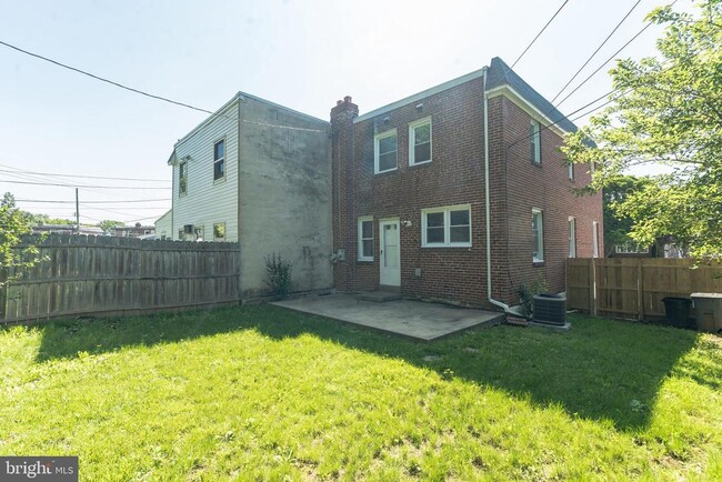 Building Photo - 817 Colwell Rd