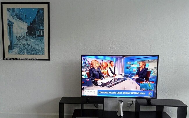 Building Photo - 1500 Bay Rd