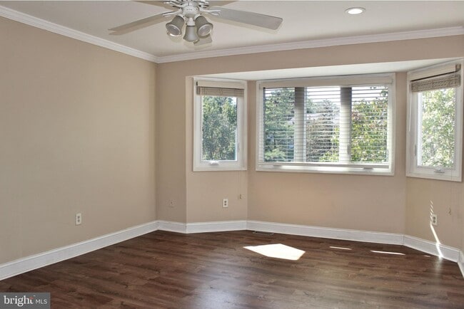 Building Photo - 153 Impatiens Ct