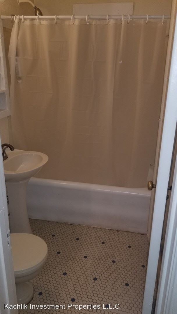 Building Photo - 1225 SW Alder St