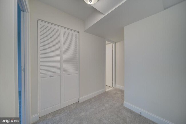 Building Photo - 515 N Armistead St