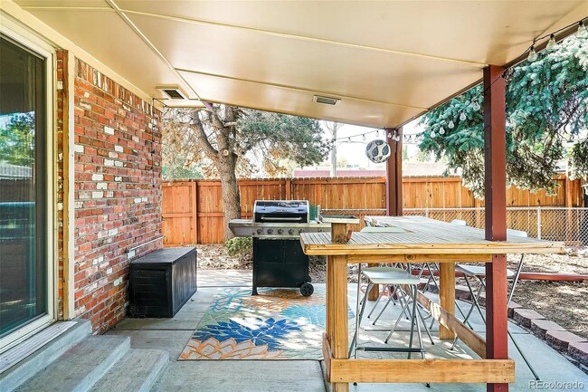Building Photo - Gorgeous 4 bedroom modern home in Holly Hills