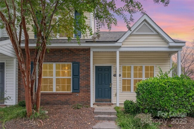 Primary Photo - 16849 Greenlawn Hills Ct