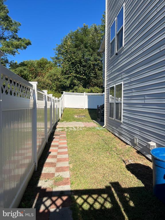 Building Photo - 199 Rumbling Rock Rd