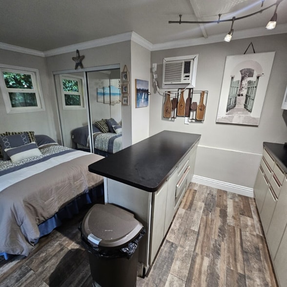 Building Photo - 12204 Hillwood Dr