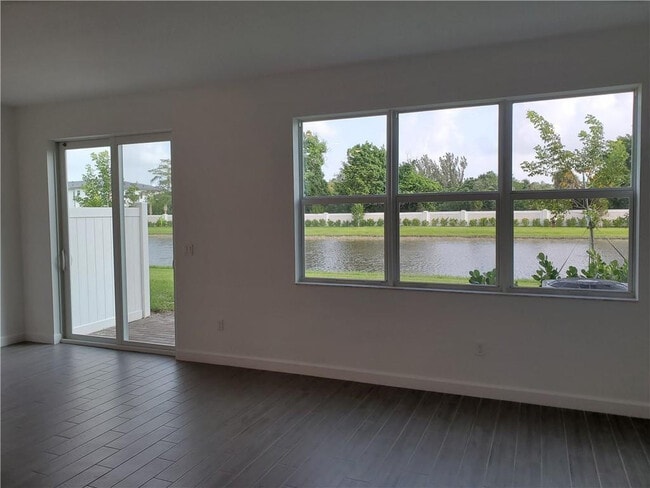 Building Photo - 4922 Navali Dr