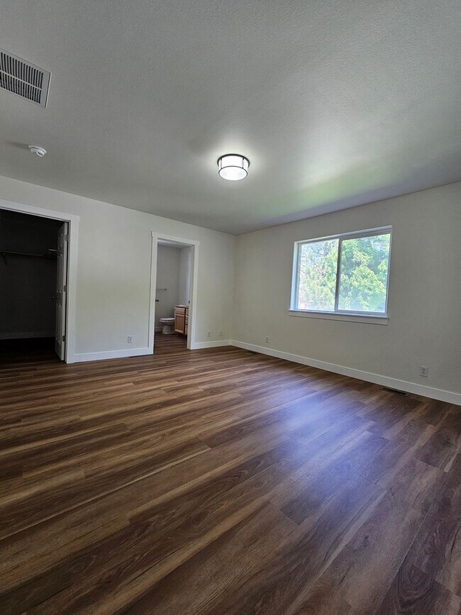 Building Photo - Beautiful home in Fieldstone