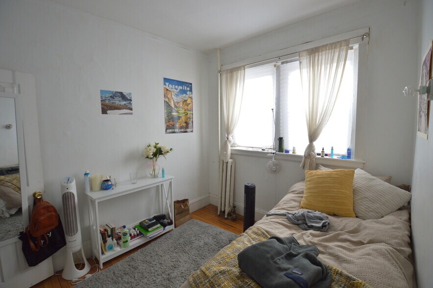 Building Photo - 56 Egmont St