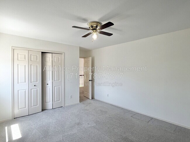 Building Photo - 1755 Smoke Ridge Dr