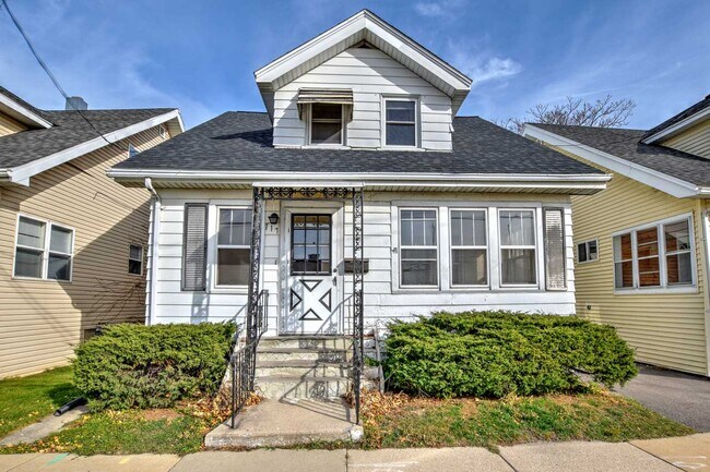 Building Photo - 117 N 1st St