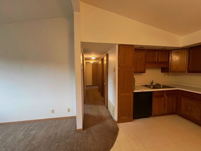 Building Photo - 2306 Radtke Ave