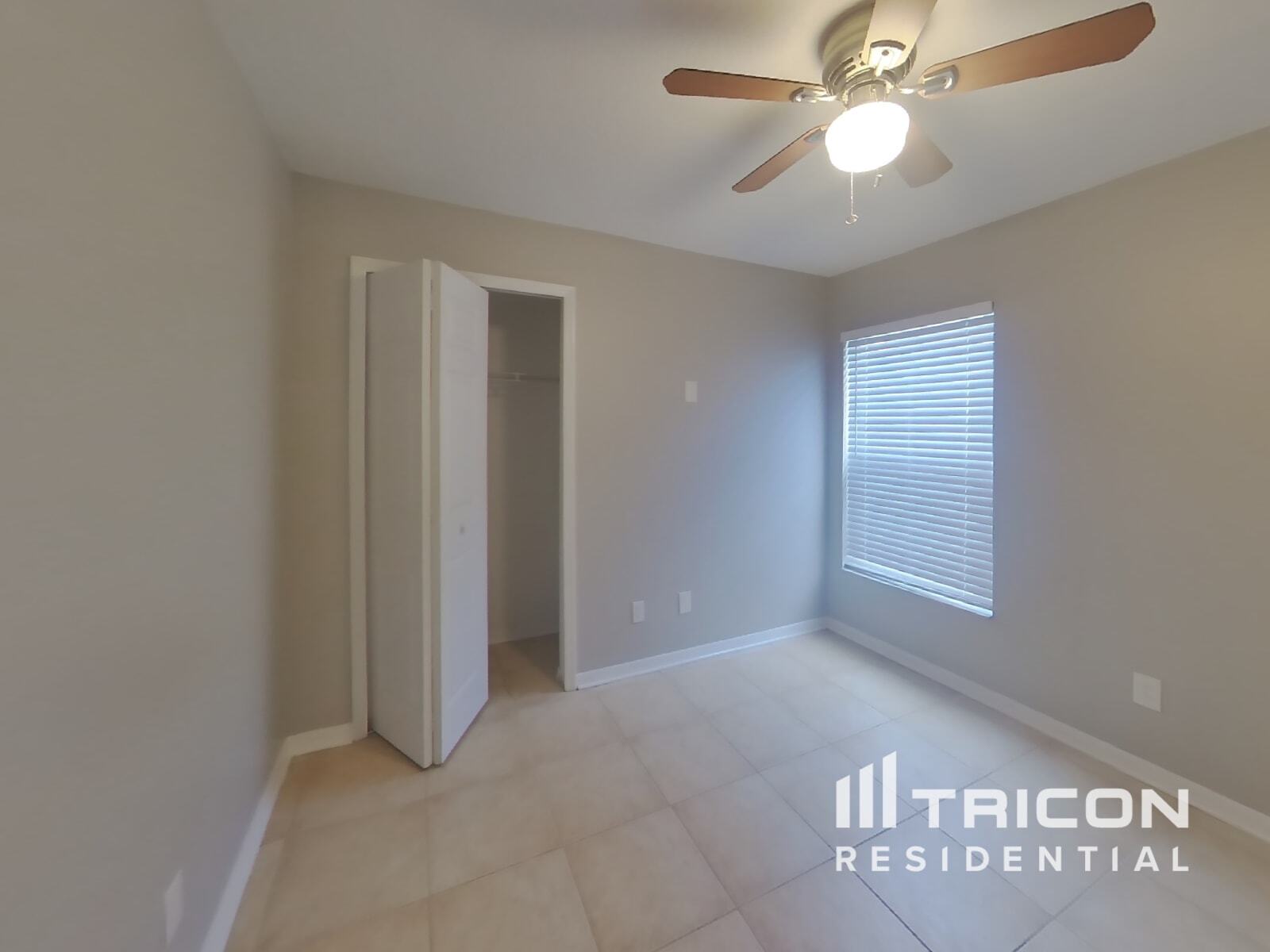 Building Photo - 707 Sand Ridge Dr
