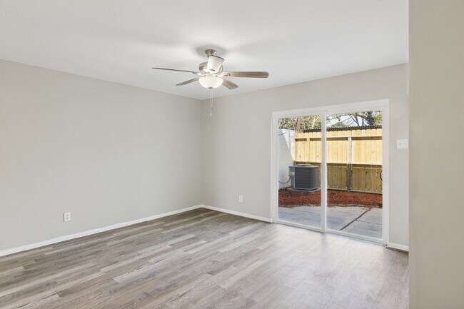Building Photo - 9114 Kempwood Dr