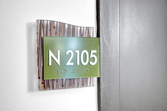 Building Photo - 2641 N Flamingo Rd