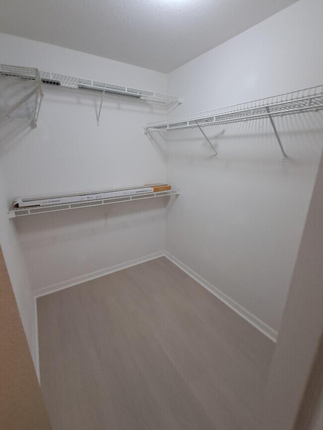 Building Photo - 2807 Veronia Dr