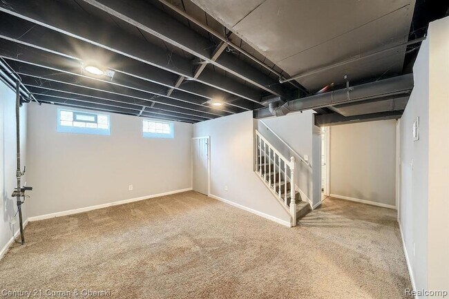 Building Photo - 3015 N Wilson Ave
