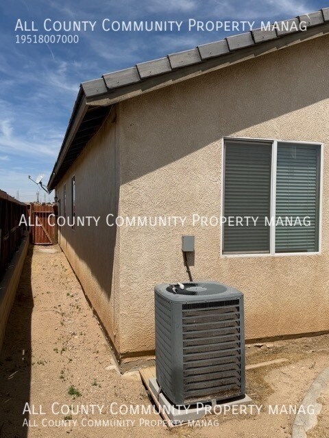 Building Photo - 10609 Palomino Ave