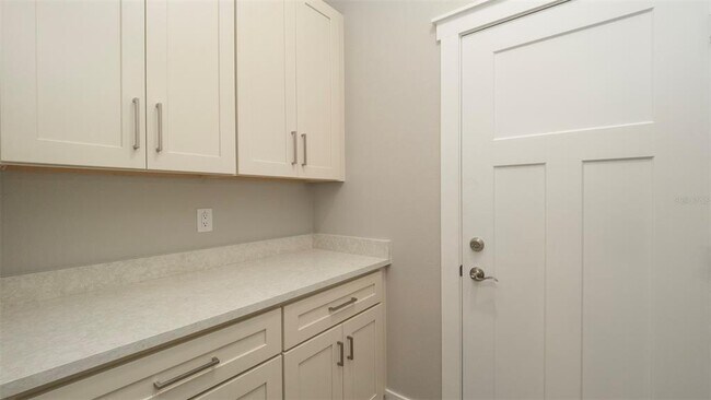 Building Photo - 6454 Freeport Dr