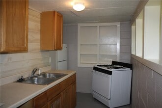 Building Photo - 620 N Leverett Ave