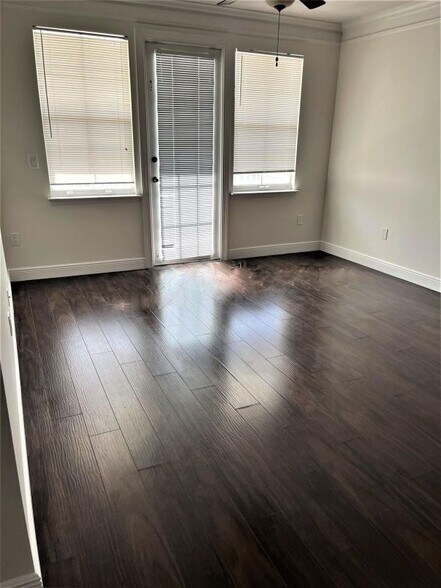 Building Photo - 9845 Baywinds Dr