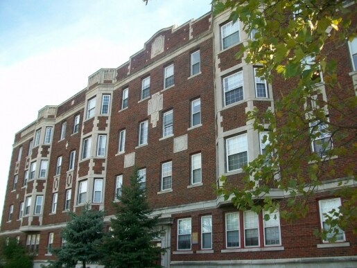 Primary Photo - Viceroy Apartments on Heritage Place