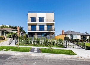 Building Photo - 1330 S Longwood Ave