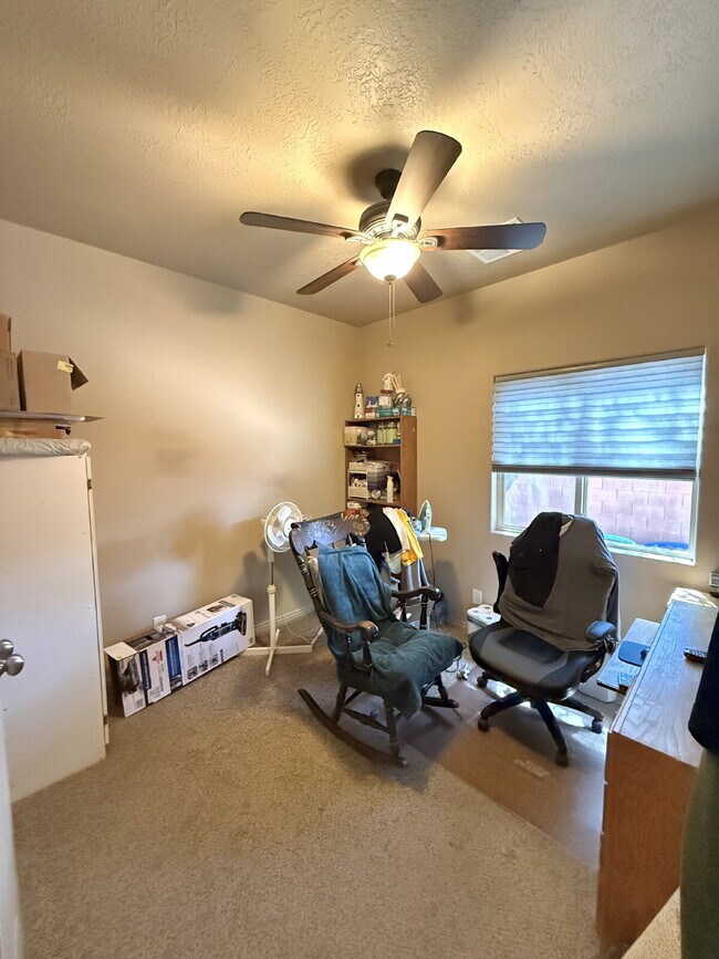 Building Photo - "Spacious 3-Bedroom Duplex Oasis in Hurricane, UT – 2 Full Baths & 1,263 Sq Ft of Comfort!"