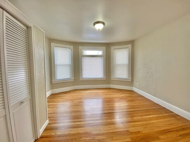 Building Photo - 39 Acushnet Ave