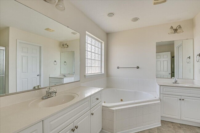 Building Photo - 772 Michelle Ct