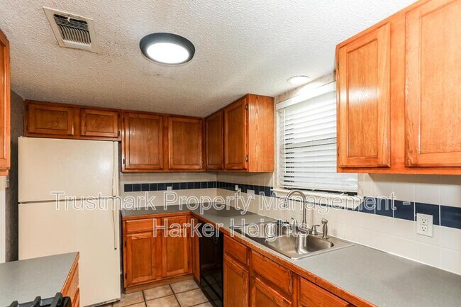 Building Photo - 1208 Westway Cir