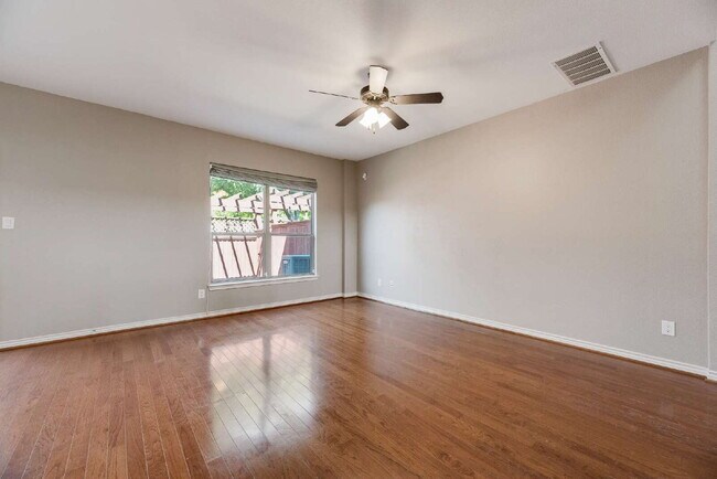 Building Photo - Dog friendly 3-2.5-2 Townhome in the heart of Plano!