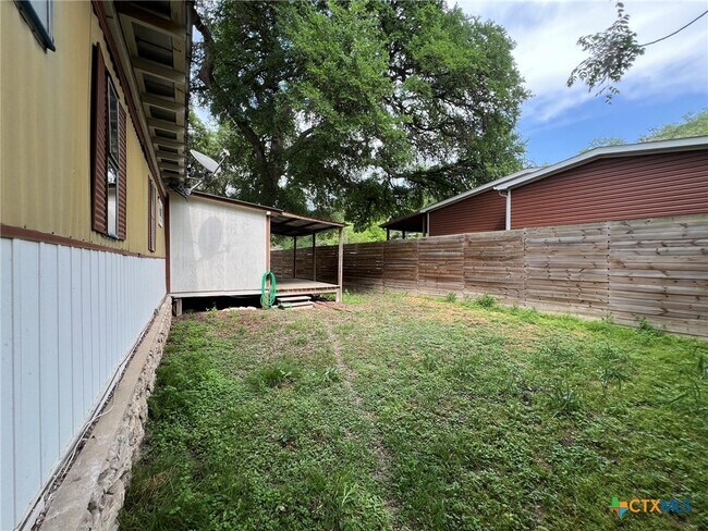 Building Photo - 144 Deer Ln