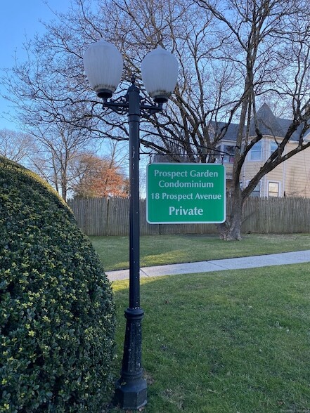 Building Photo - 18 Prospect St