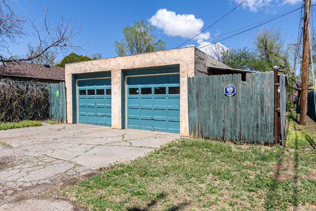 Building Photo - 1021 S Rusk St