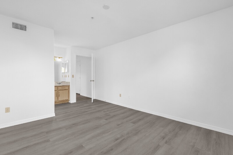 Building Photo - 7360 Westpointe Blvd