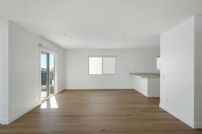 Building Photo - 312 Cazador Ln