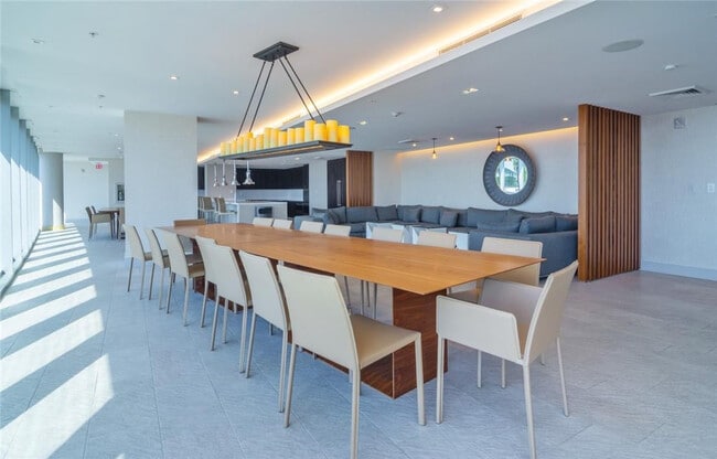 Building Photo - 1180 N Federal Hwy