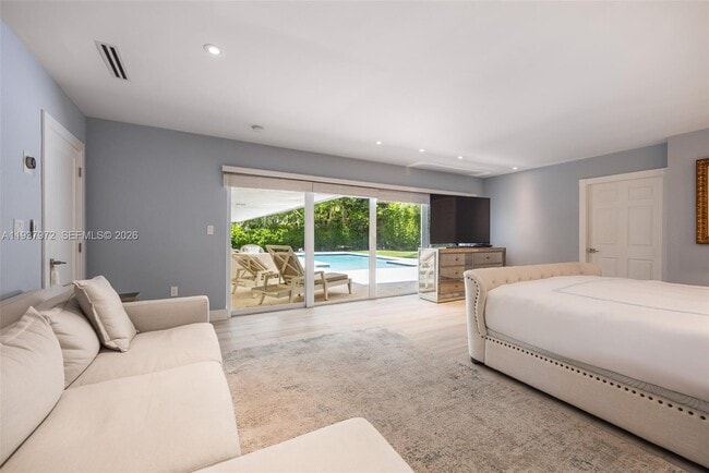 Building Photo - 7230 Vistalmar St