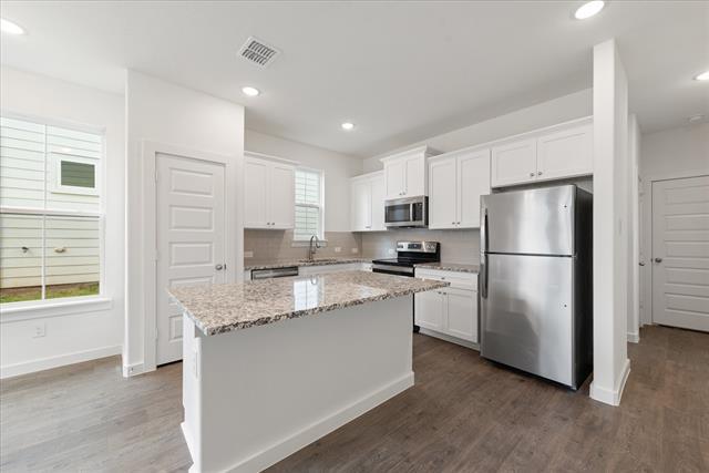 Building Photo - 1226 Elm Ct