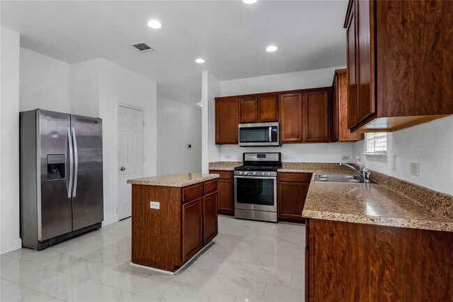 Building Photo - 556 Moonwalker Trail