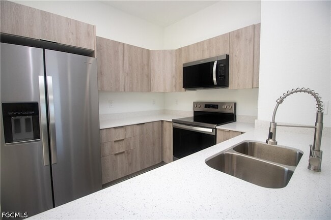 Building Photo - 9004 Justice Cir