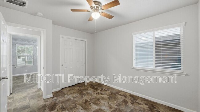 Building Photo - 3414 Zachary St