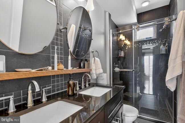 Building Photo - 2216 Almond St