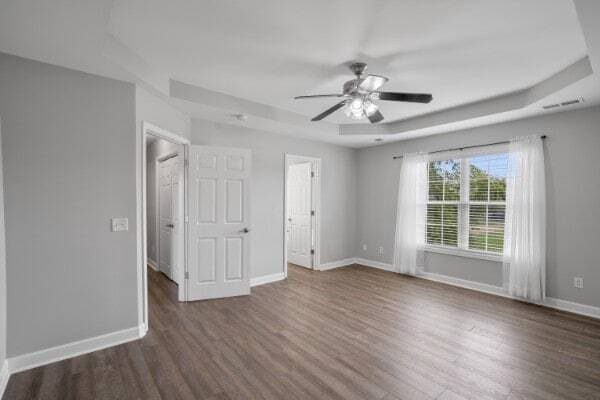 Building Photo - 302 12 Oaks Ln